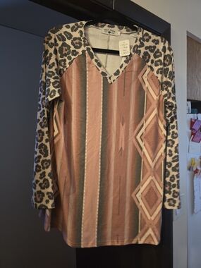 Crazy Train Long Sleeve V-Neck Tunic in Rust, Cream & Black